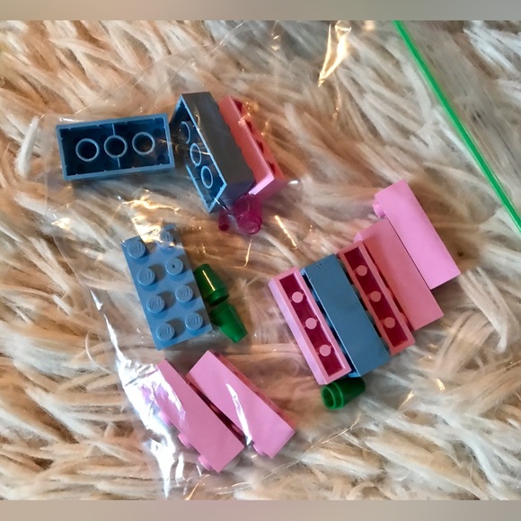 6 Missing Pcs LEGO 5560 Retired Large Pink Brick Box Bricks And More Set Horse - Picture 5 of 12